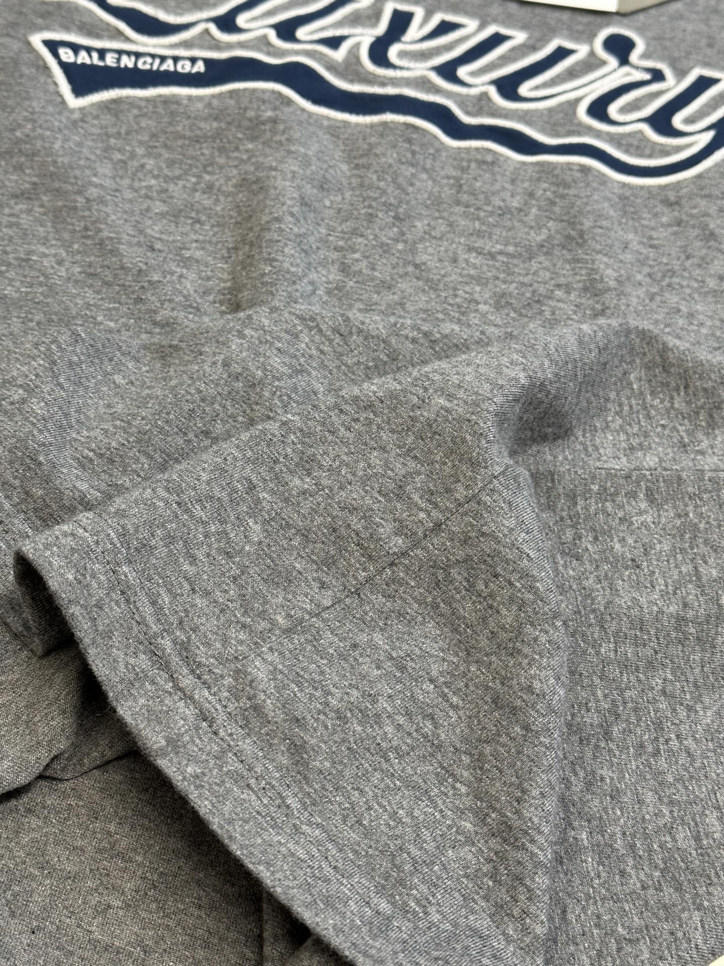 目を引く存在感 バレンシアガtシャツ 値段偽物 トップス 純綿 プリント 上質 ゆったり グレー_8