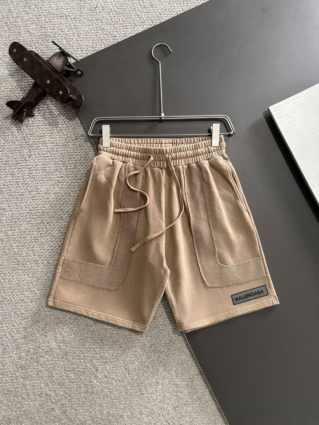 バレンシアガ パンツ レディーススーパーコピー ショットズボン ゆったり 綿 ベージュ色_1