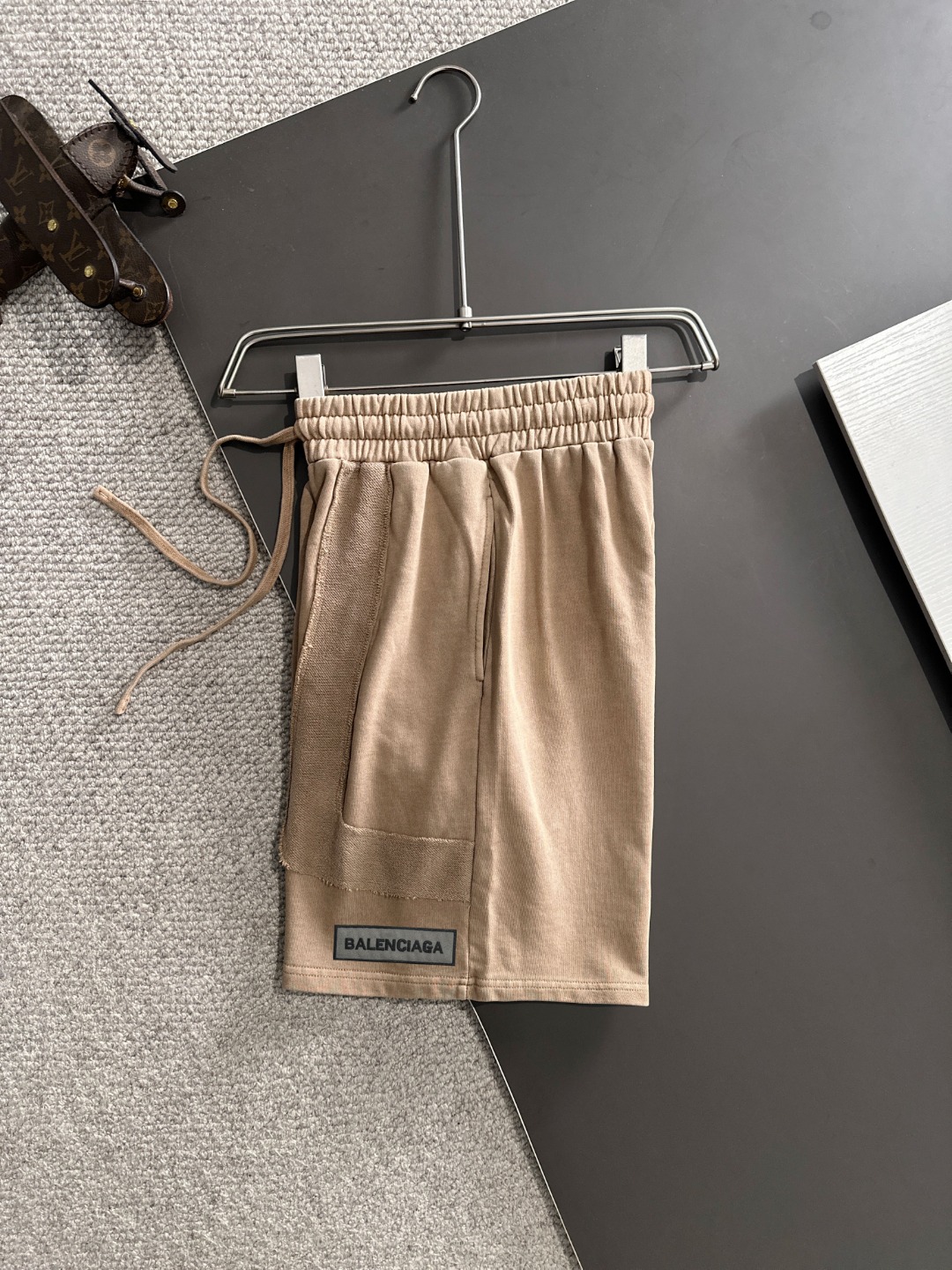 バレンシアガ パンツ レディーススーパーコピー ショットズボン ゆったり 綿 ベージュ色_3