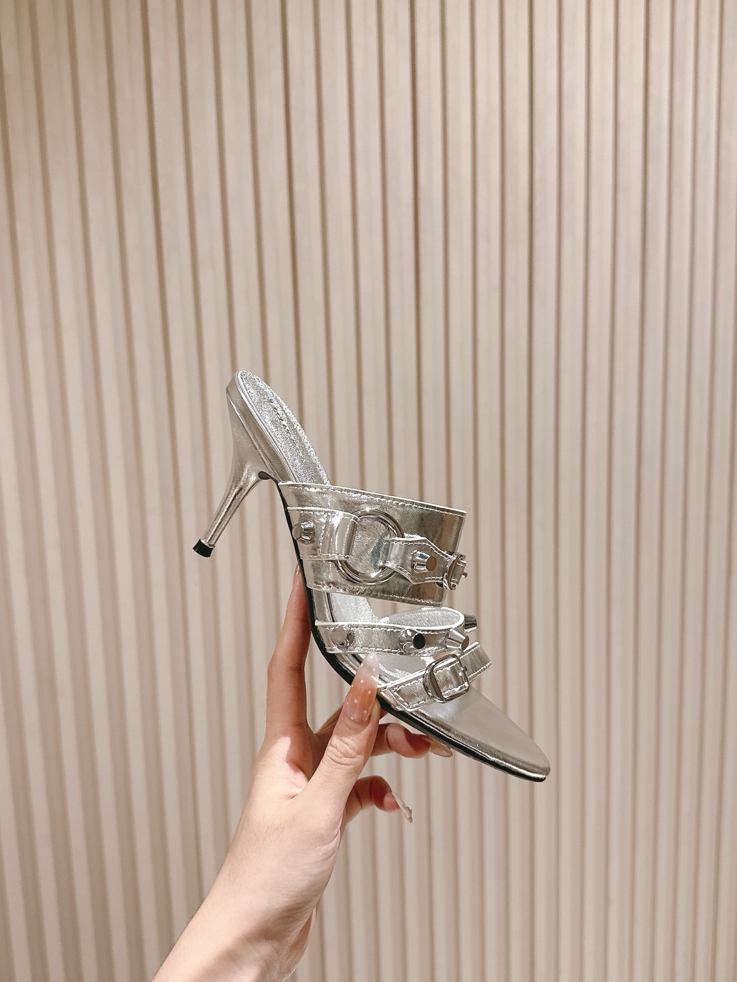 超人気 バレンシアガサンダルレディ激安通販 ハイヒール 優雅レディ スリッパ シルバー色_7