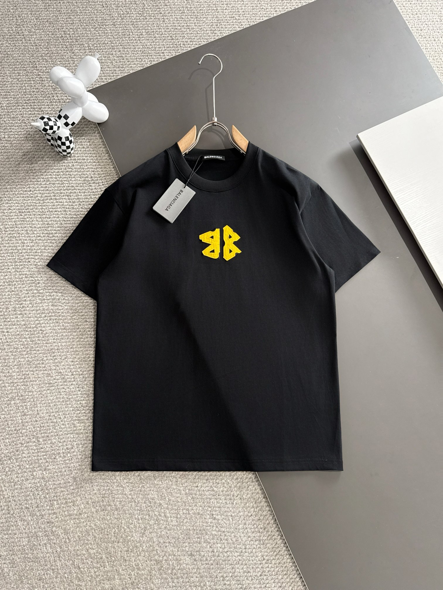 お得品‼バレンシアガ tシャツコピー 純綿 ゆったり トップス 短袖 プリント 男女兼用 ブラック_1