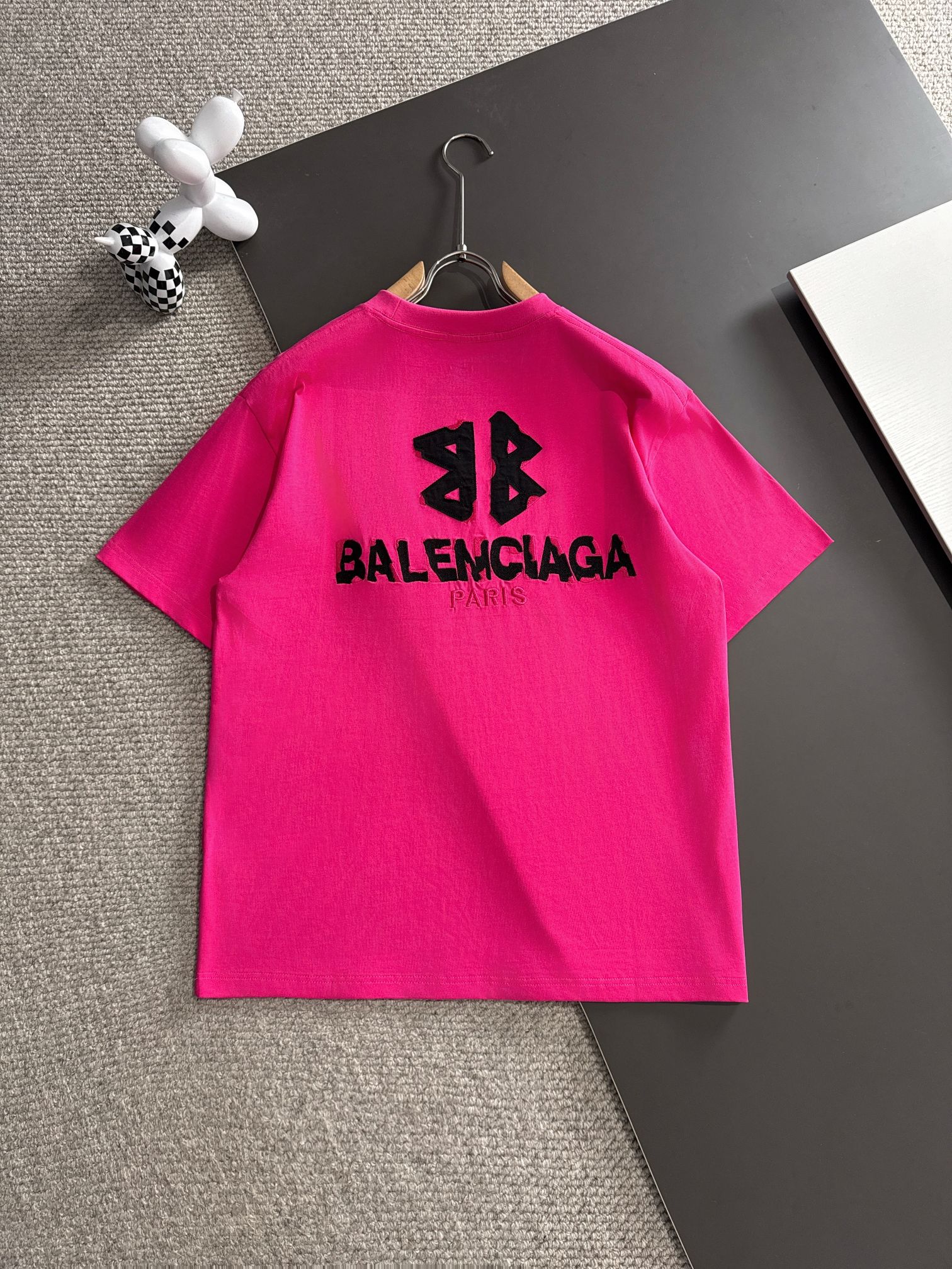 お得品‼バレンシアガ tシャツ アップルスーパーコピー 純綿 ゆったり トップス 短袖 プリント 男女兼用 ローズレッド_9