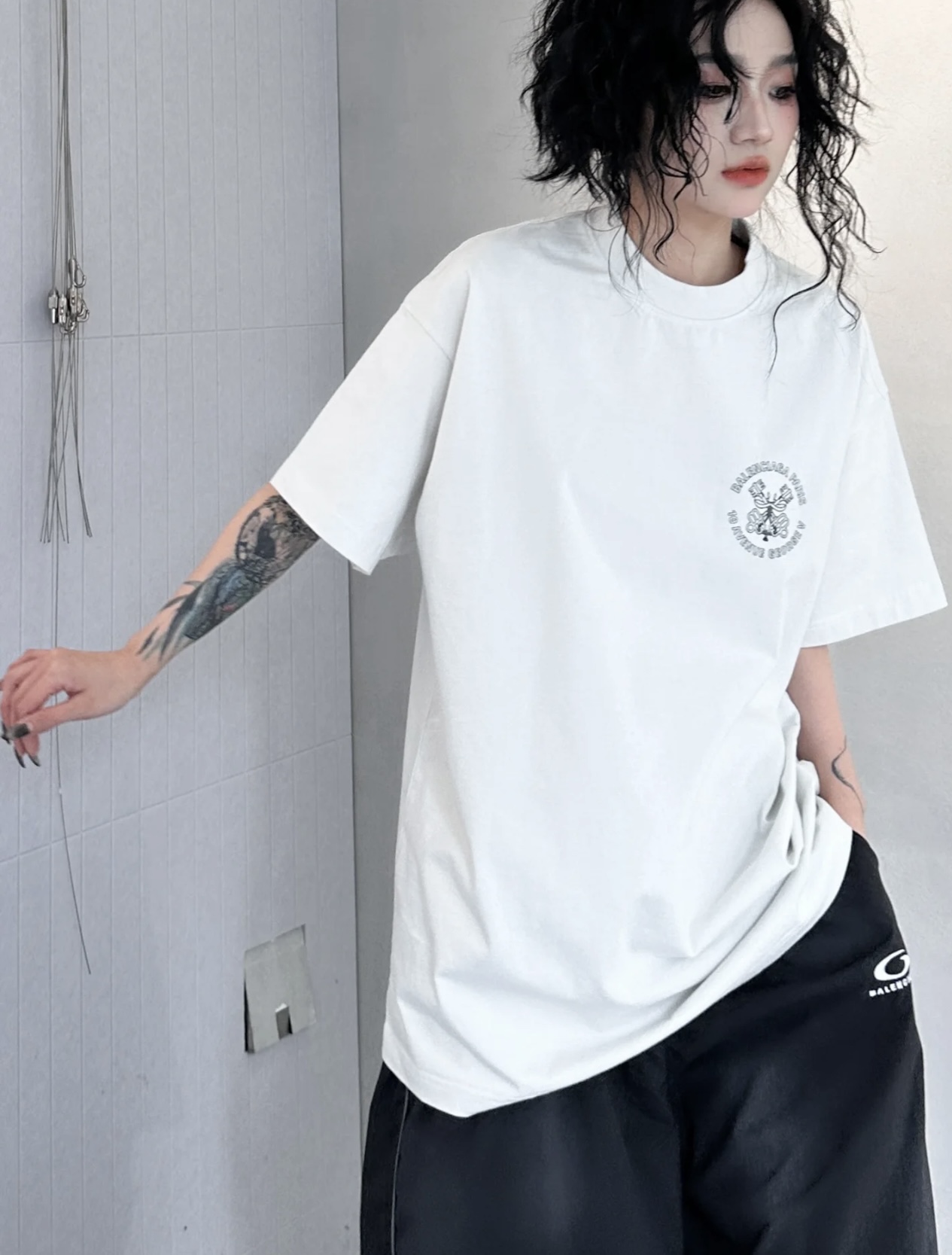 超激得の新品 バレンシアガ tシャツ 2025コピー ゆったり Ｔシャツ トップス 100％綿 ホワイト_1
