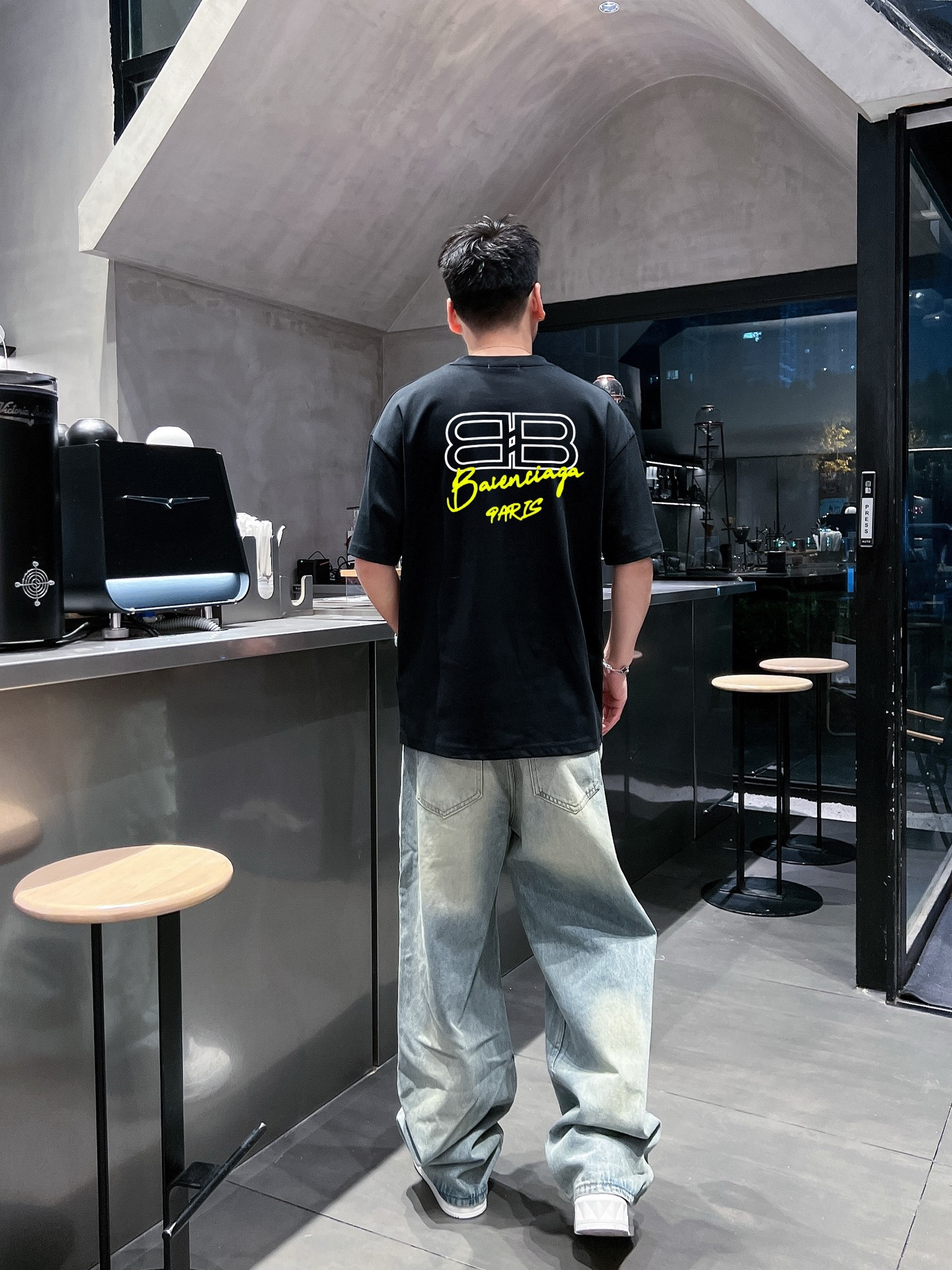 大人気でお買い得なバレンシアガ tシャツ 生地偽物 ゆったり 無地 トップス 全綿 ブラック_8