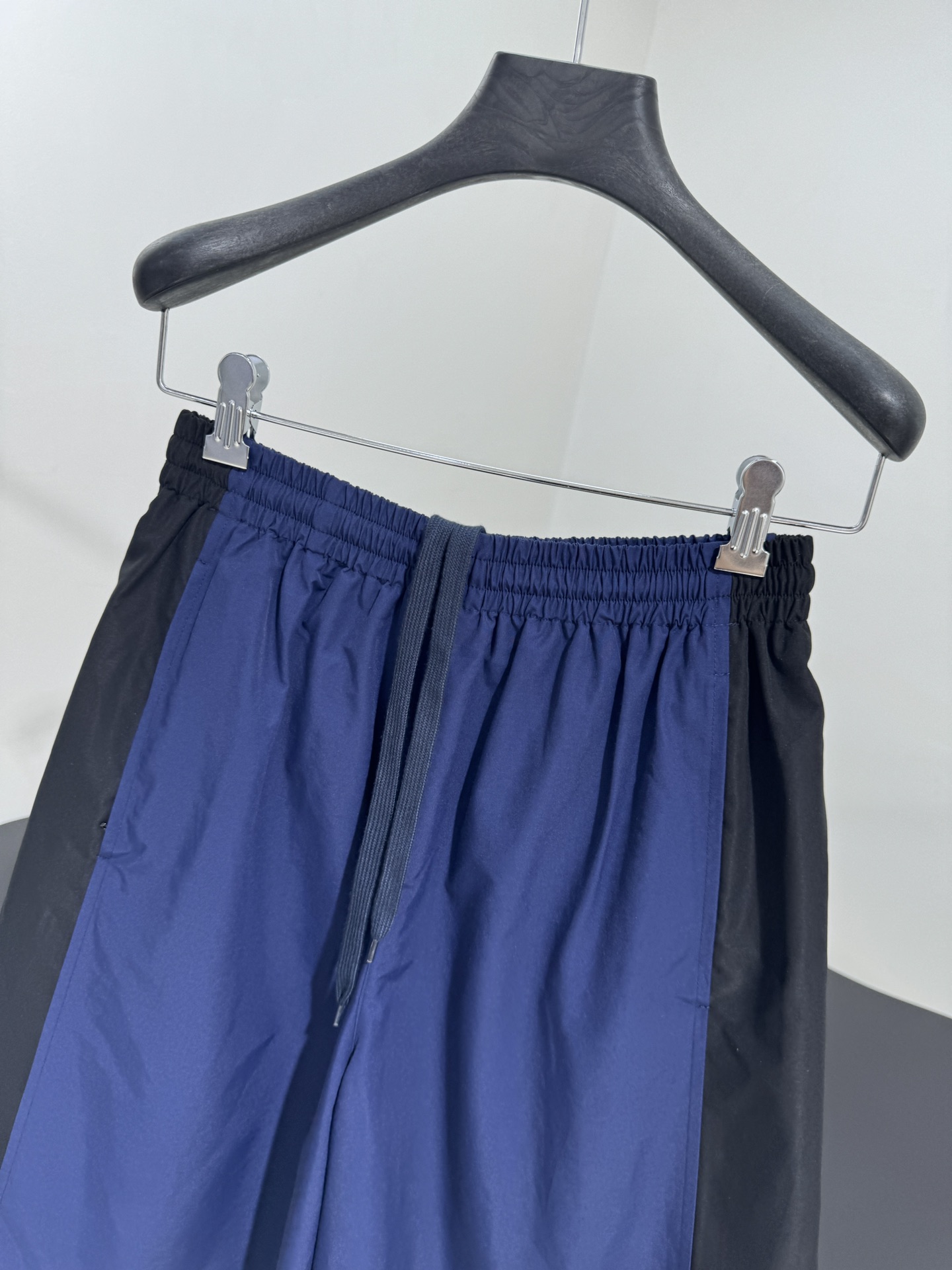 balenciaga パンツスーパーコピー 柔らかい ゆったり 運動ズボン ブルー_4