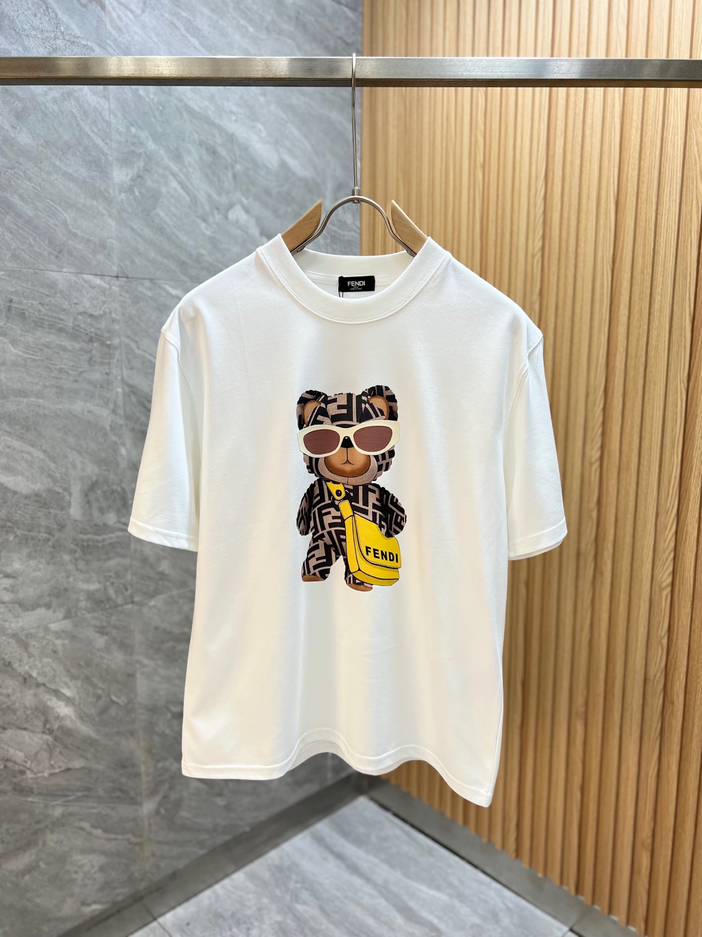 春夏新品 フェンディ シャツスーパーコピー 純綿 トップス プリント 人気品 短袖 ホワイト_1