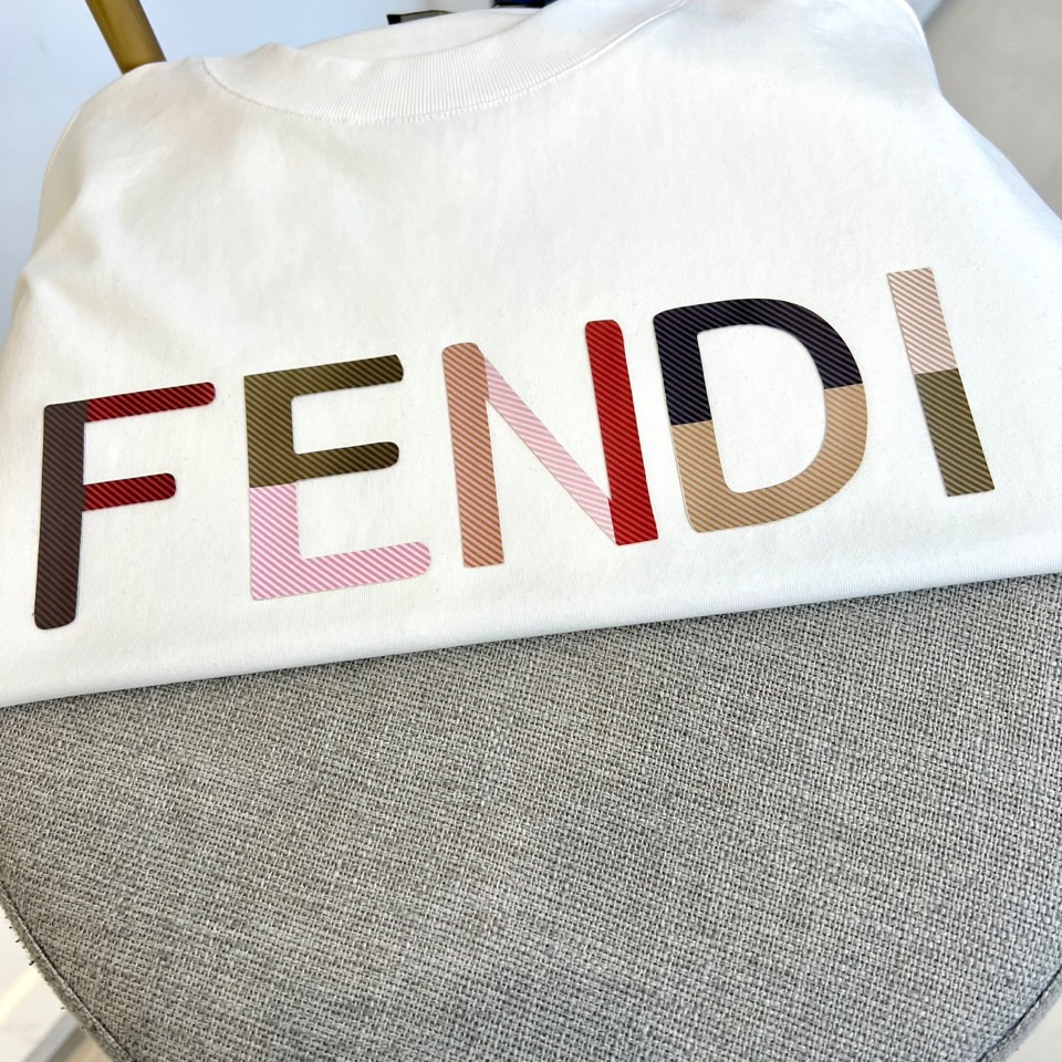 大人気 fendi ティー シャツスーパーコピー 純綿 トップス プリント 短袖 ホワイト_3