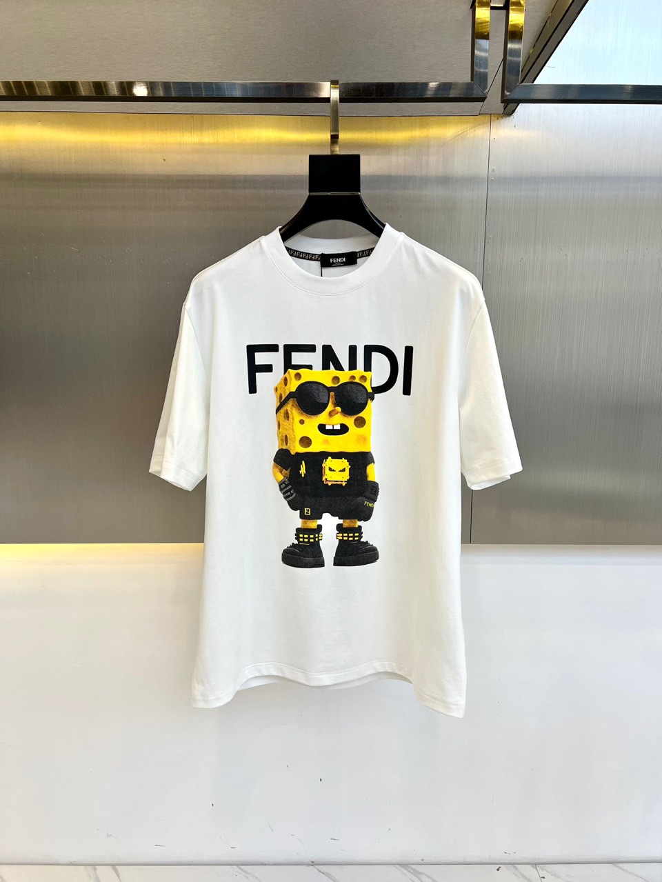 魅力的な フェンディ t シャツ レディースコピー 純綿 トップス プリント 短袖Ｔシャツ ホワイト_2