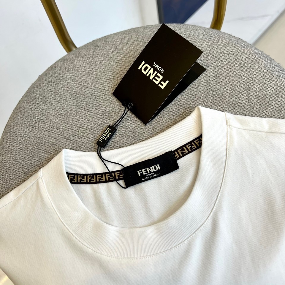 魅力的な フェンディ t シャツ レディースコピー 純綿 トップス プリント 短袖Ｔシャツ ホワイト_3