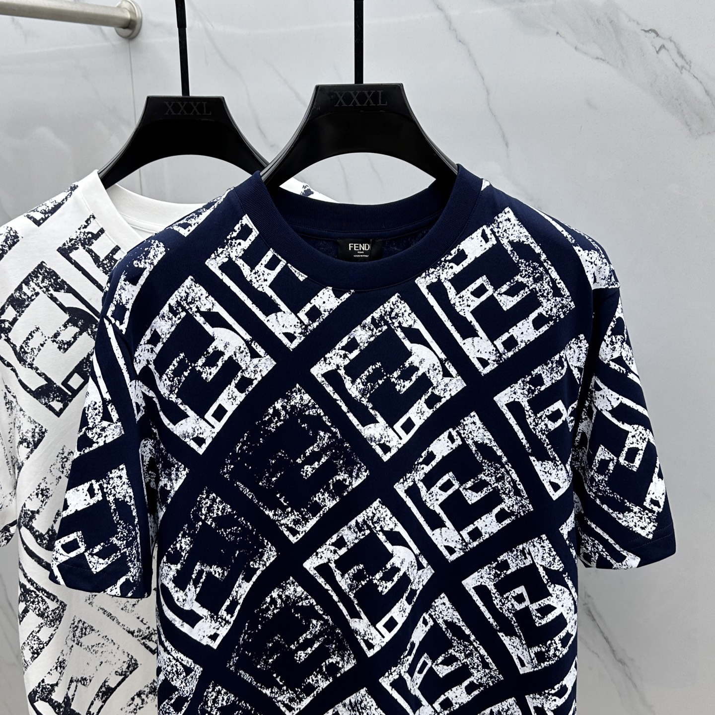高級感 フェンディ メンズ t シャツコピー 純綿 トップス プリント 短袖 ゆったり ブラック_3