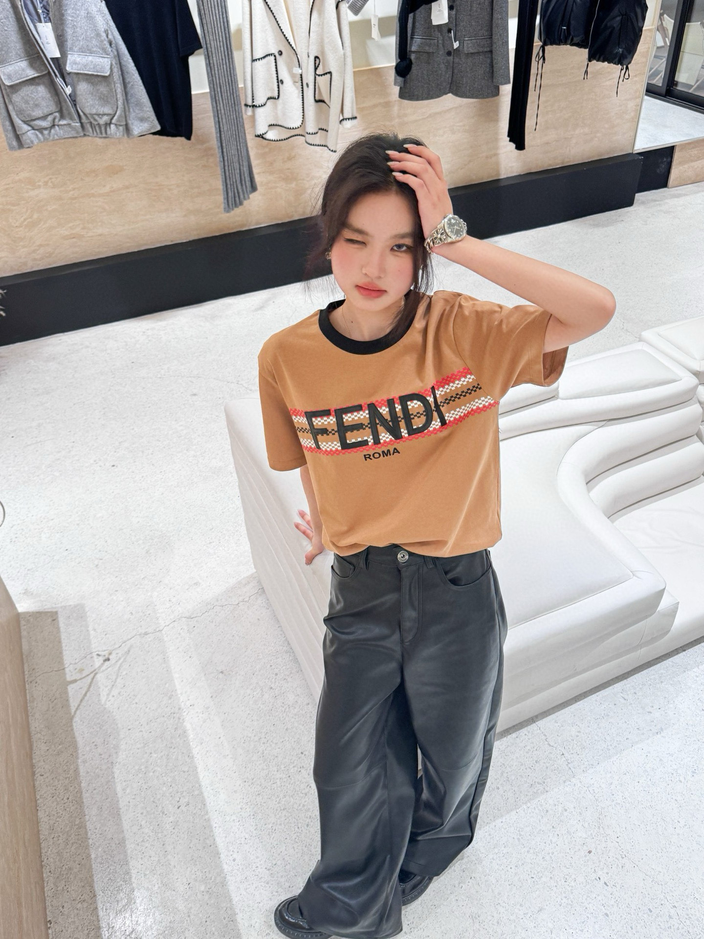 フェンディ ワイシャツコピー 純綿Tシャツ トップス プリント 短袖 ゆったり 柔軟 ブラウン_5