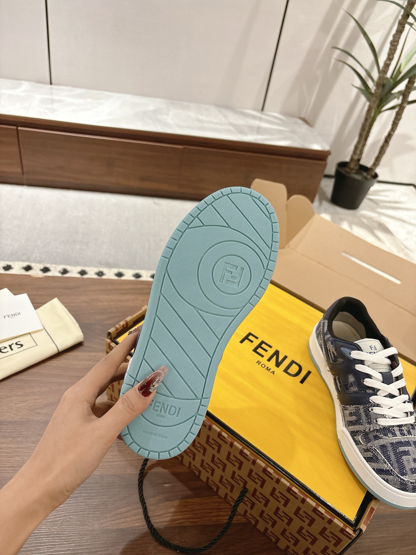 FENDI スニーカー ホカコピー 軽量 男女兼用 カジュアルシューズ 花柄 柔軟 ブルー_6