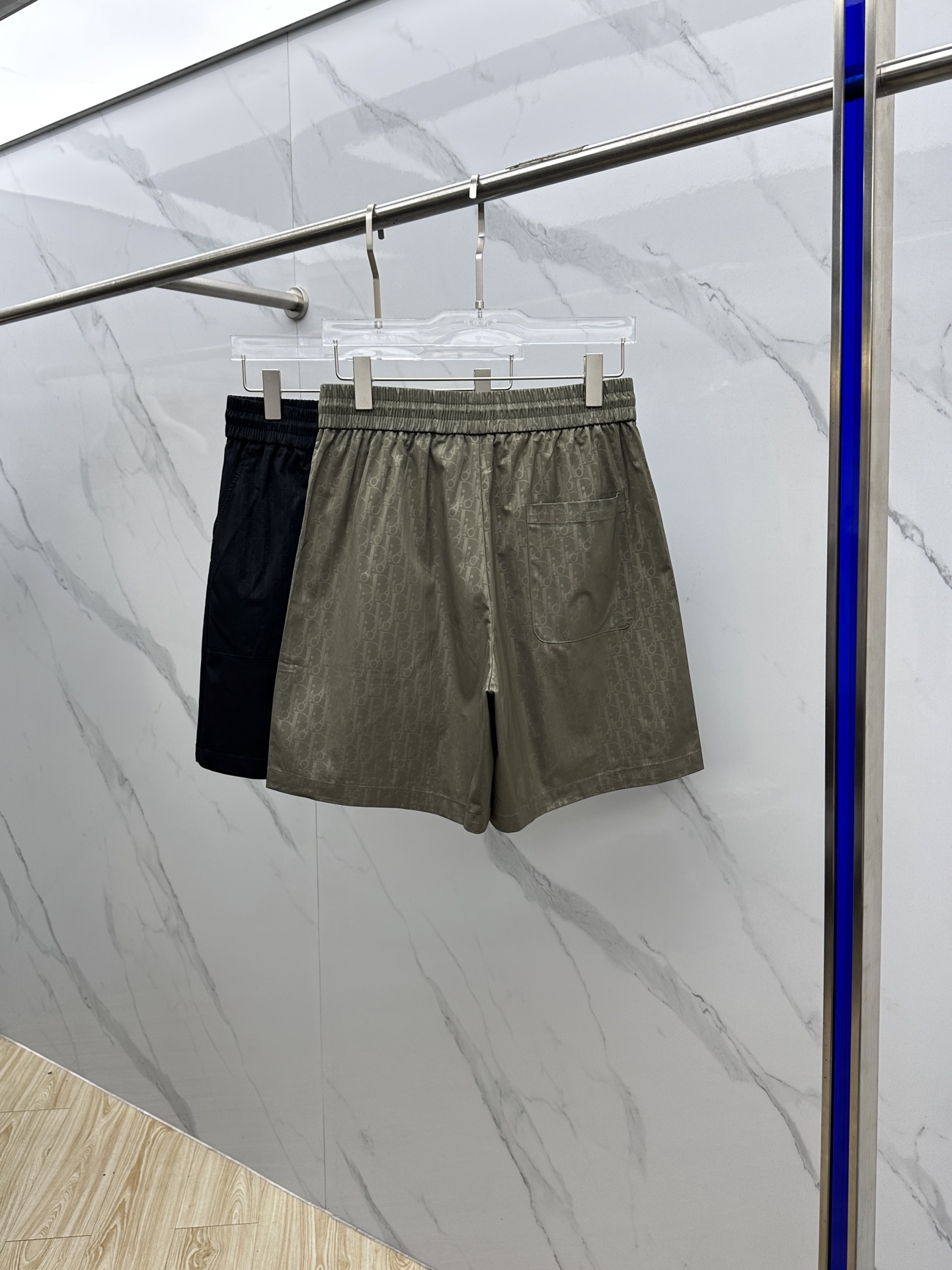 ディオール 短パンスーパーコピー 軽量 ゆったり ショットズボン 速乾性 メンズ グリーン_1