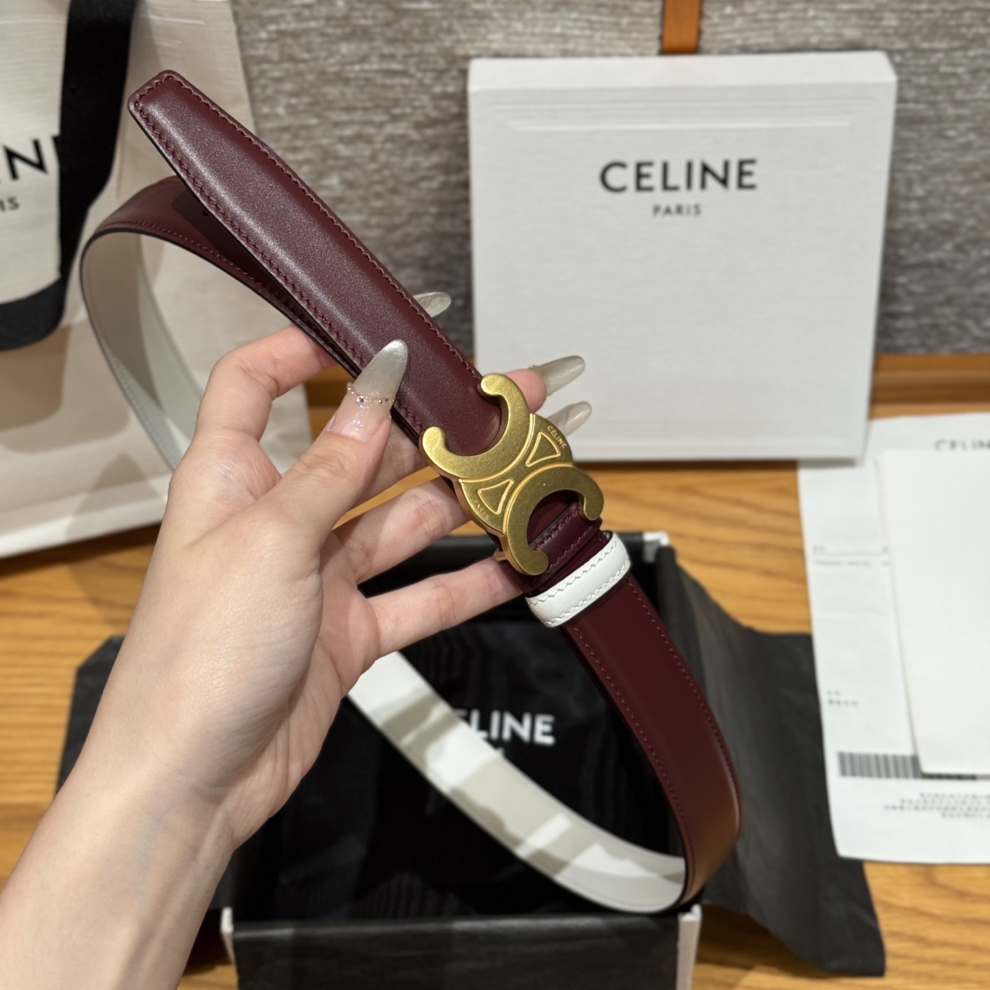 レディース セリーヌベルト偽物 幅2.5cm レザー 男女兼用 ビジネス 通勤 ゴールドバックル レッド_2