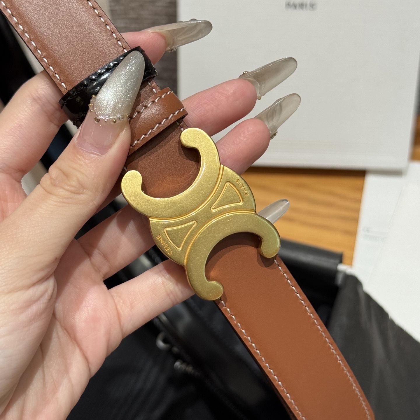 セリーヌベルトバッグ ナノ偽物 幅2.5cm レザー 男女兼用 ビジネス 通勤 ゴールドバックル ブラウン_4