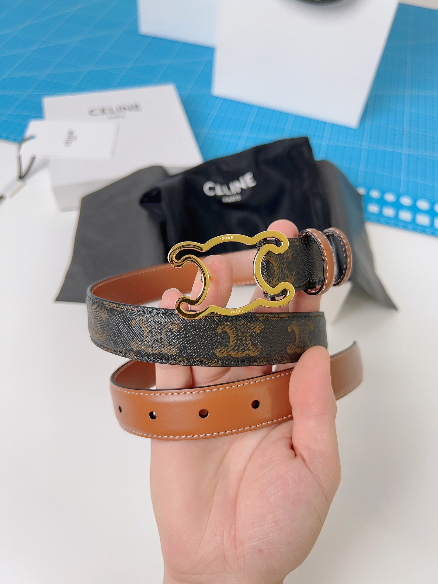個性的な雰囲気 ベルト セリーヌ メンズスーパーコピー 幅2.5cm 優雅レディ 牛革 レザー ブラウン_1