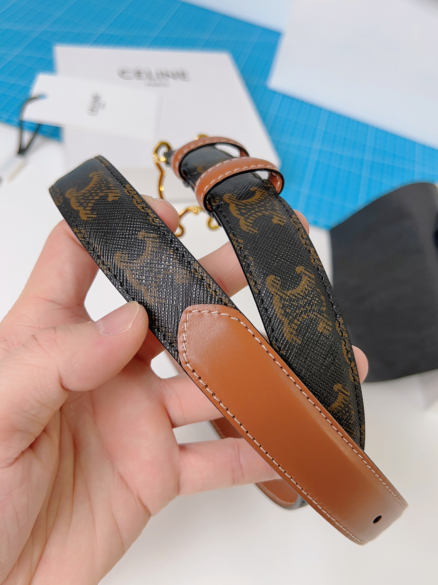 個性的な雰囲気 ベルト セリーヌ メンズスーパーコピー 幅2.5cm 優雅レディ 牛革 レザー ブラウン_2