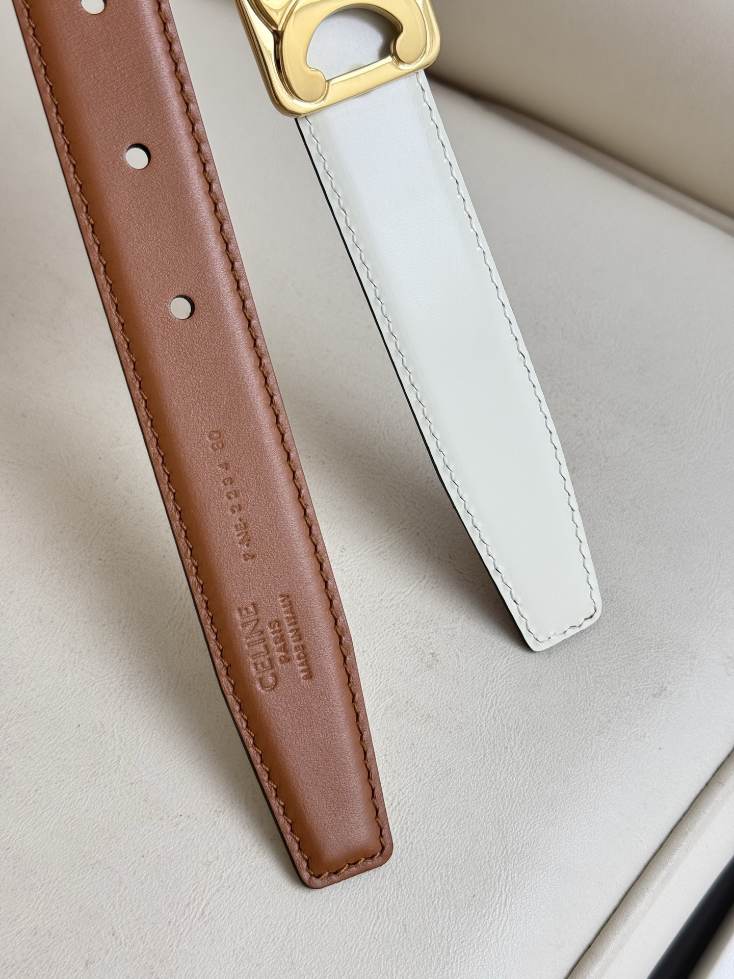 人気流行品 セリーヌ ベルトコーデコピー 幅2.5cm 優雅レディ 牛革 レザー ホワイト_4