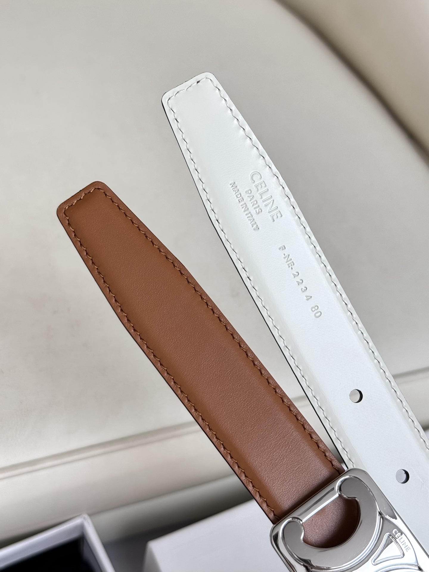 お洒落！セリーヌベルト 長さ偽物 幅2.5cm 優雅レディ 牛革 レザー 両面 ブラウン_6