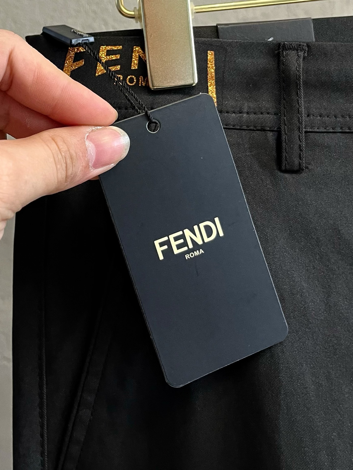 お買い得なfendi ズボン偽物 カジュアルパンツ 柔らかい 美脚 ブラック_7