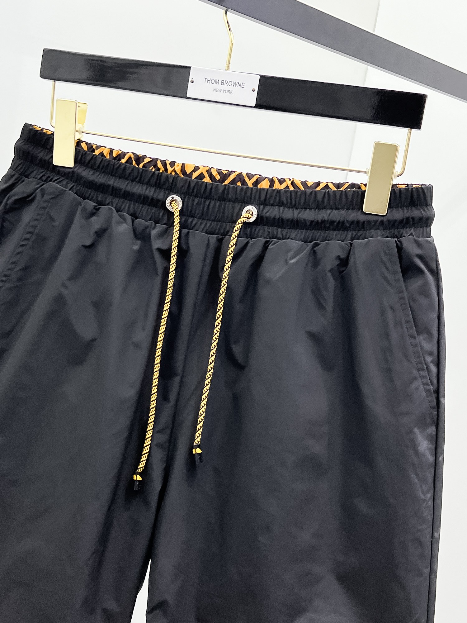 両面兼用 フェンディ 半ズボン偽物 上質 ショットズボン 100％綿 花柄 ブラック_3
