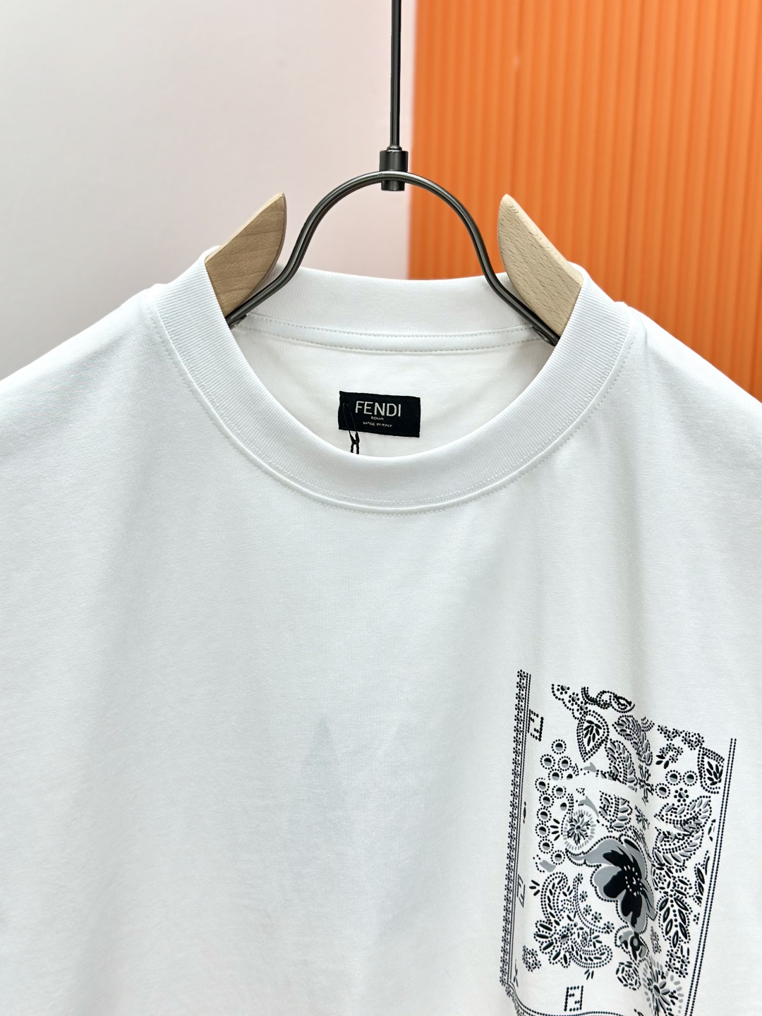 超低価格 フェンディ レディース t シャツスーパーコピートップス 短袖 純綿 プリント ホワイト_3