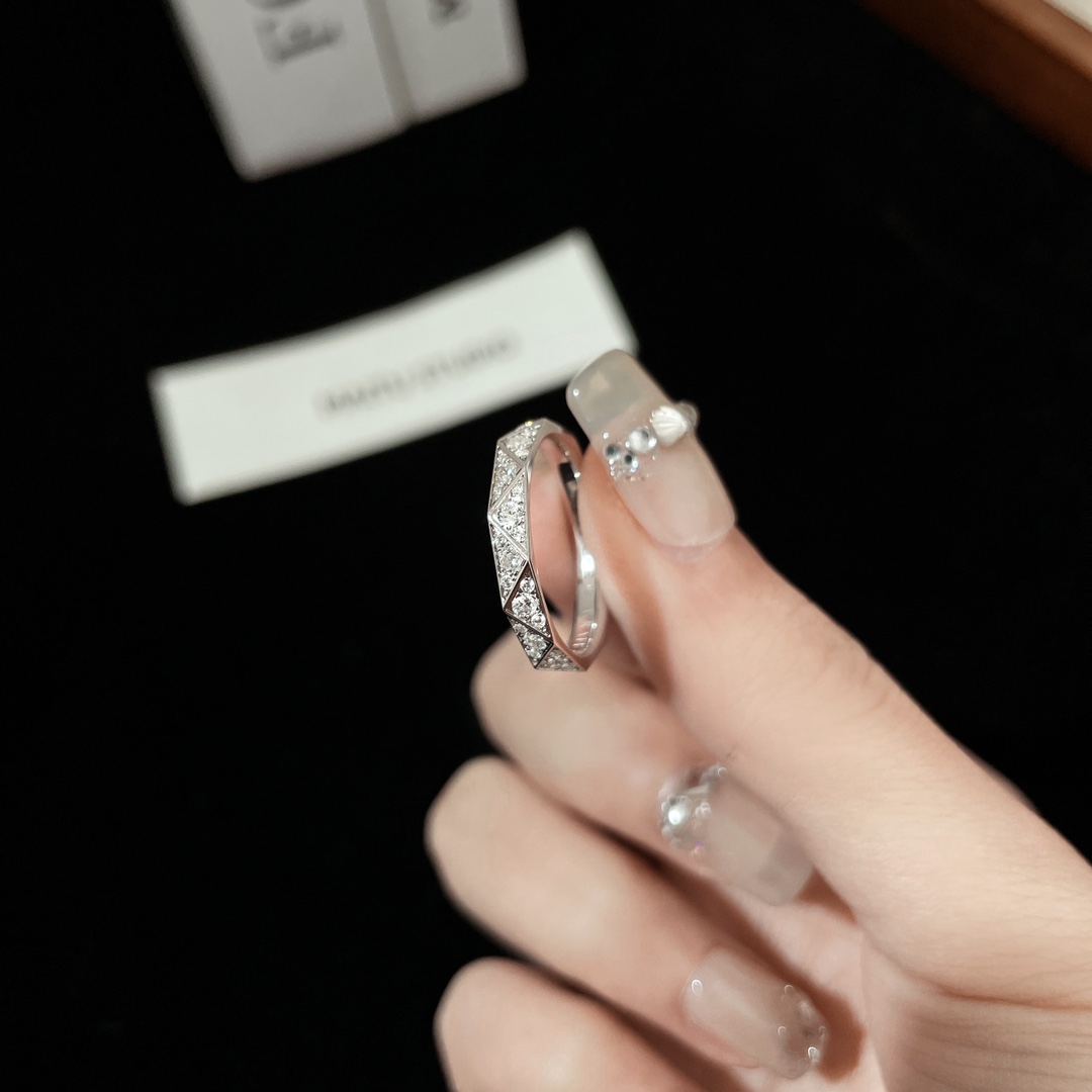 カルティエ指輪サイズ直し偽物 ダイヤ飾り リング 結婚 幅3.2mm シンプル シルバー_3