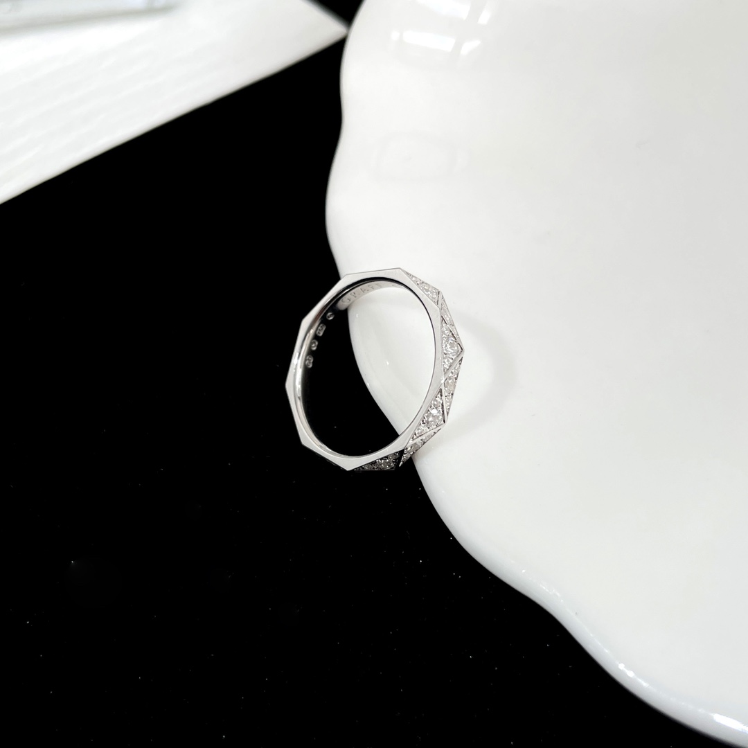 カルティエ指輪サイズ直し偽物 ダイヤ飾り リング 結婚 幅3.2mm シンプル シルバー_6