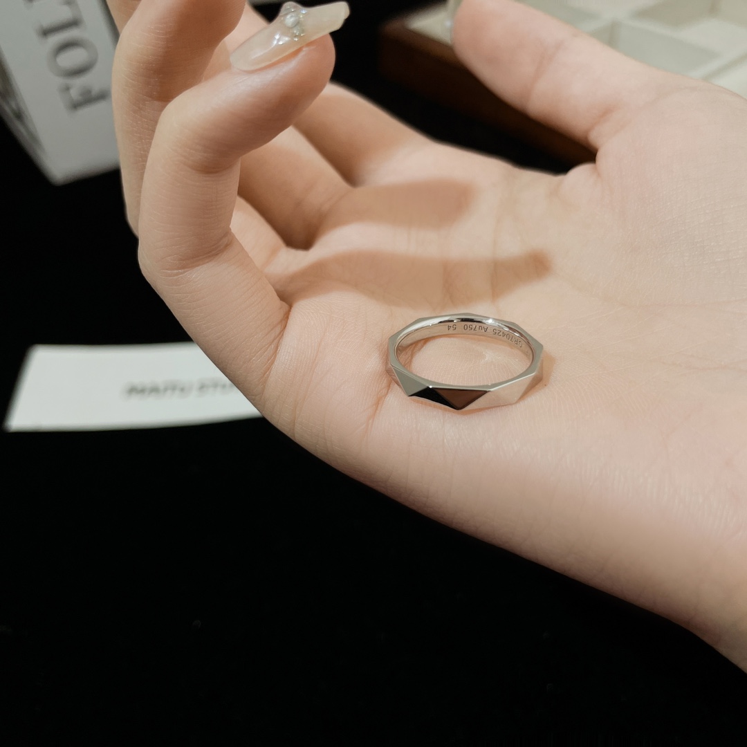 お手頃価格でカルティエ指輪買取価格コピー リング 結婚 シンプル シルバー_3
