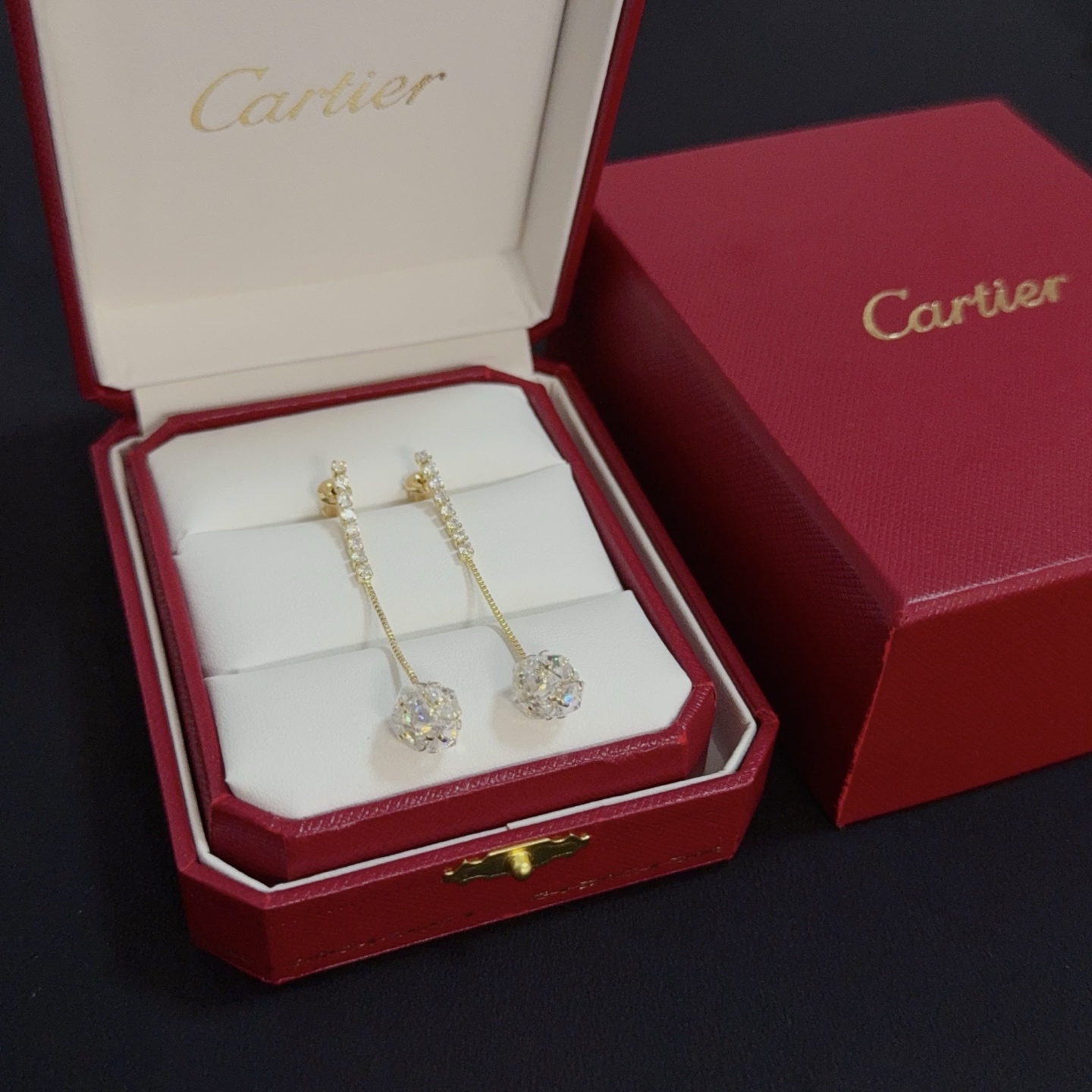 カルティエ イヤリング 安いスーパーコピー ダイヤモンド付き 優雅 シンプル ゴールド_3