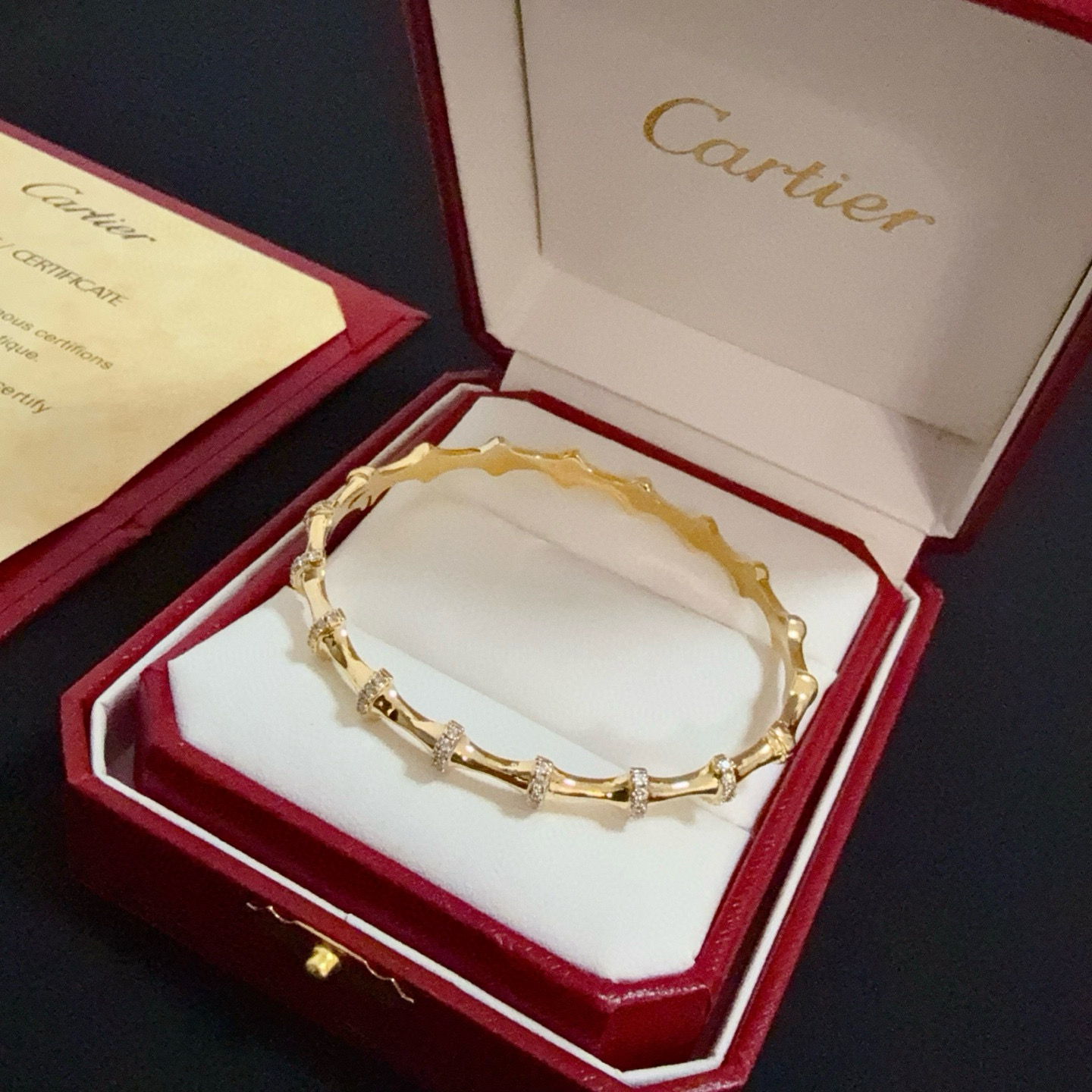 びっくりした価格 カルティエブレスレット重ね付け偽物 ダイヤ飾り 高品質 ファッション感 ゴールド_5