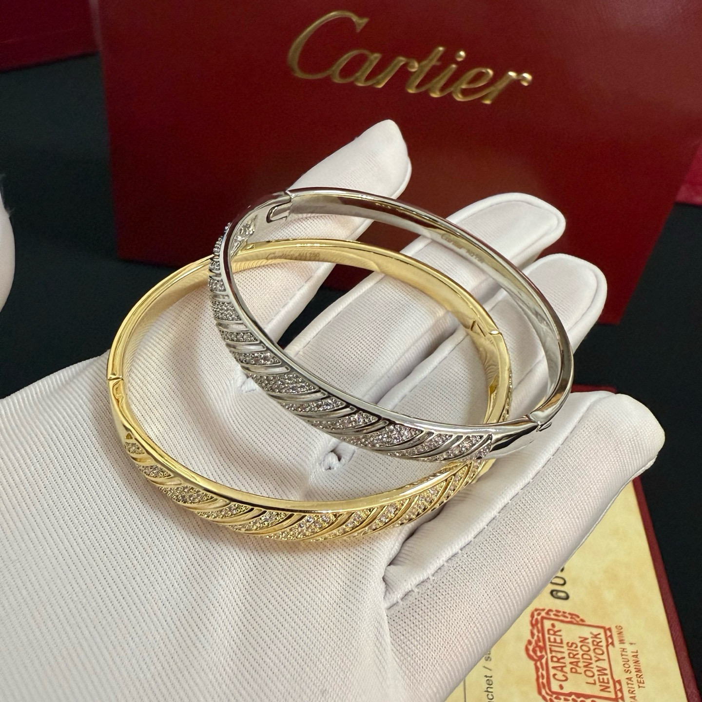 目を引く存在感 カルティエブレスレット 買取価格コピー ダイヤ飾り 高級品 2色可選_3