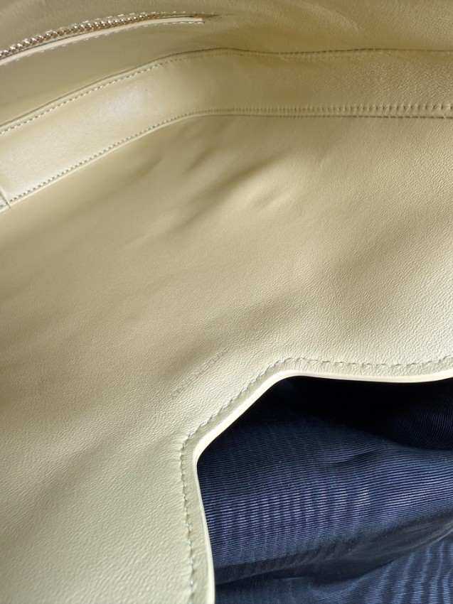 セリーヌ ショルダーバッグ 偽物 イエロー 2025新作 高級感 定番人気 高評価 ブランド コピー_8