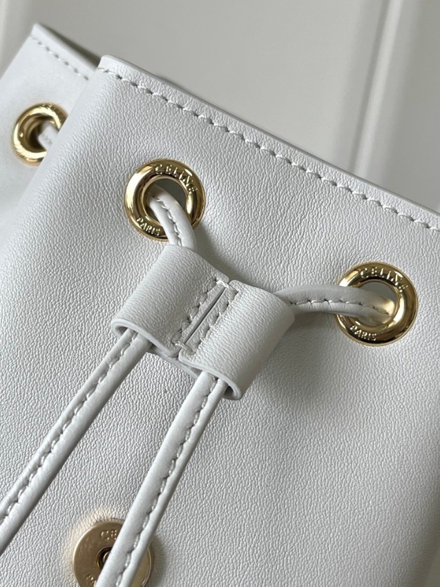 セリーヌ リュック 偽物 トリオンフレザー ホワイト 2025新作 高級感 ブランド コピー 人気_9