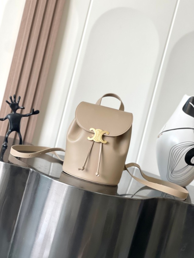 セリーヌ リュック 偽物 トリオンフレザー ベージュ 2025新作 高級感 ブランド コピー 人気_2