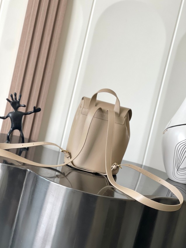 セリーヌ リュック 偽物 トリオンフレザー ベージュ 2025新作 高級感 ブランド コピー 人気_3