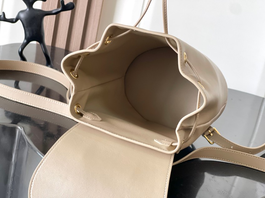 セリーヌ リュック 偽物 トリオンフレザー ベージュ 2025新作 高級感 ブランド コピー 人気_7