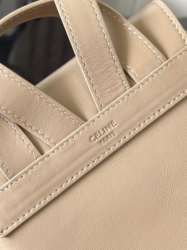 セリーヌ リュック 偽物 トリオンフレザー ベージュ 2025新作 高級感 ブランド コピー 人気_6
