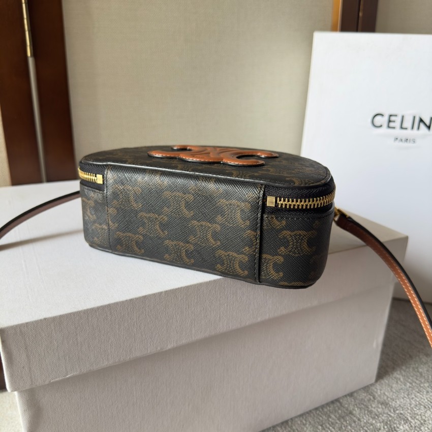 セリーヌ ショルダーバッグ 偽物 トリオンフキャンバス アヴァ型 2025新作 高再現度 人気_4