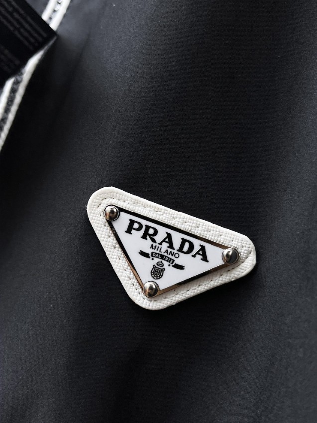 プラダ ジャケット 優良サイト 2025新作 高評価 上質感漂うナイロン仕様 安心サイト 高品質仕上げ 丁寧な縫製_8