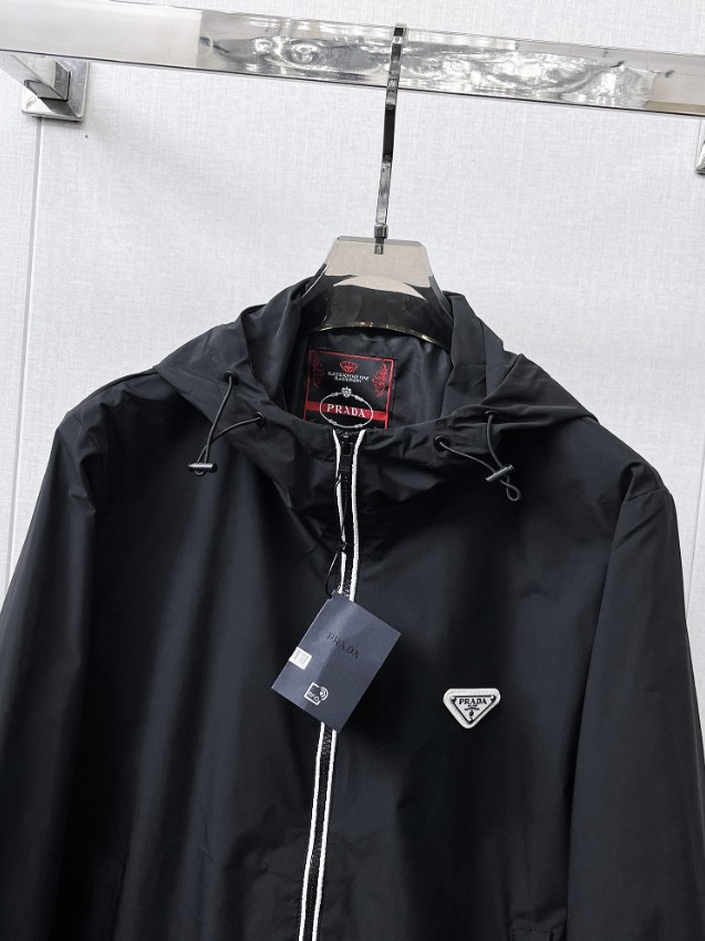 プラダ ジャケット 優良サイト 2025新作 高評価 上質感漂うナイロン仕様 安心サイト 高品質仕上げ 丁寧な縫製_4