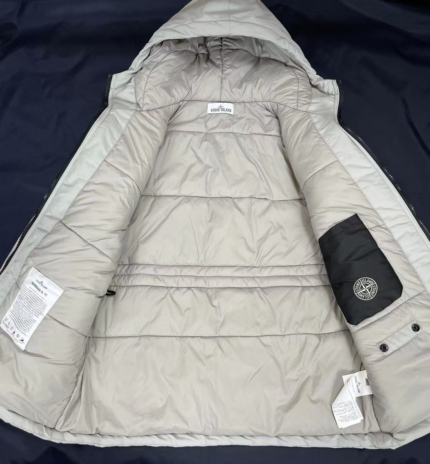 ストーンアイランド 2025新作 高再現度 スーパーコピー 男女兼用 冬用ダウンジャケット 快適な着心地_3