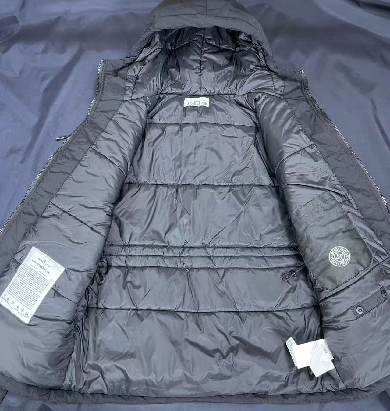 ストーンアイランド 2025新作 高再現度 ブランド コピー 男女兼用 冬用ダウンジャケット 快適な着心地_3