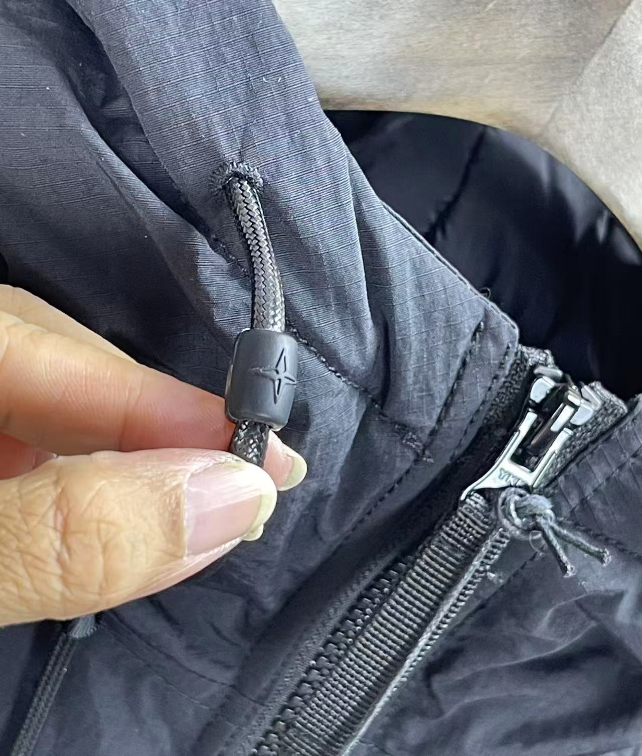 ストーンアイランド 2025新作 高再現度 ブランド コピー 男女兼用 冬用ダウンジャケット 快適な着心地_6