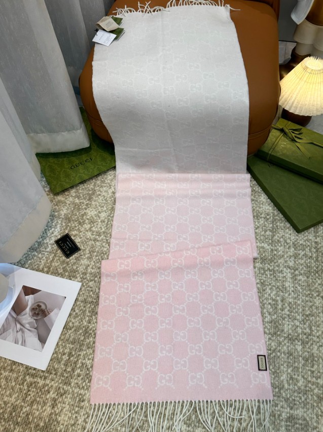 グッチ 高再現度スカーフ n級 2025新作 精密ディテール 高級感仕上げ 丁寧な縫製 上質感 選ばれる理由あり 人気モデル_3