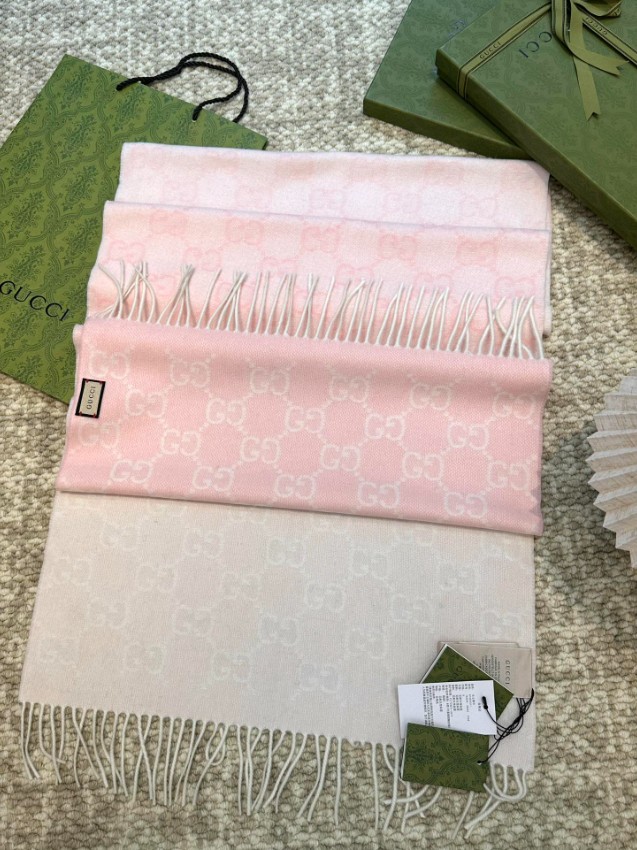 グッチ 高再現度スカーフ n級 2025新作 精密ディテール 高級感仕上げ 丁寧な縫製 上質感 選ばれる理由あり 人気モデル_5
