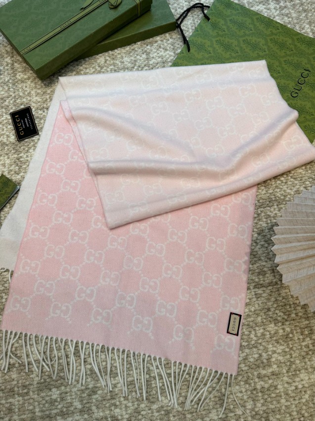 グッチ 高再現度スカーフ n級 2025新作 精密ディテール 高級感仕上げ 丁寧な縫製 上質感 選ばれる理由あり 人気モデル_6