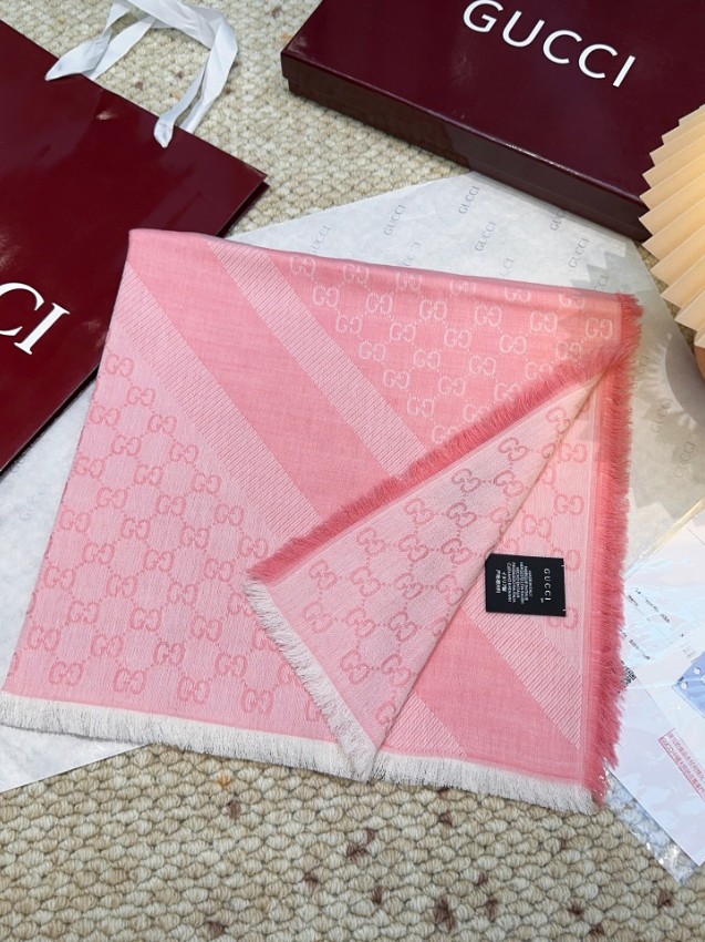グッチ 高再現度スカーフ ブランド コピー 安全通販 2025新作 精密ディテール 高級感仕上げ 上質感 リピーター多数_5