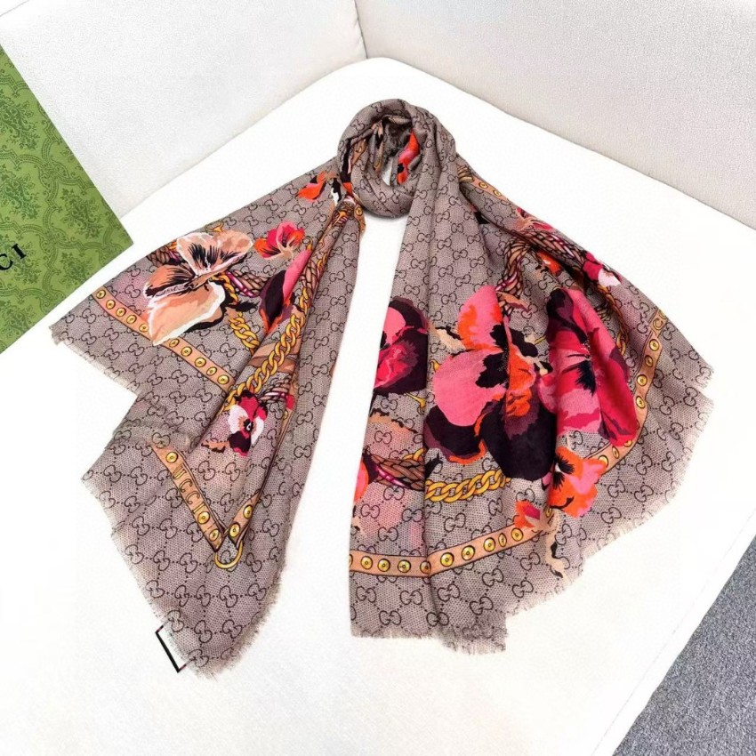 グッチ 高再現度スカーフ n級 2025新作 精密ディテール 高級感仕上げ 上質感 選ばれる理由あり 華やかデザイン_3