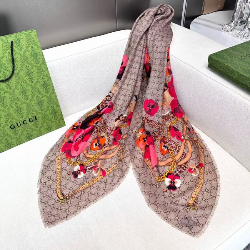 グッチ 高再現度スカーフ n級 2025新作 精密ディテール 高級感仕上げ 上質感 選ばれる理由あり 華やかデザイン_1